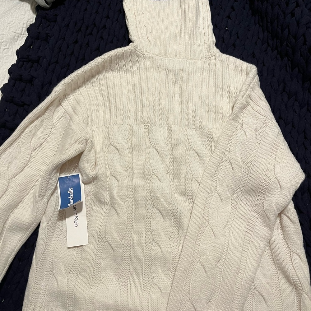 Calvin Klein NWT White Knit Turtleneck